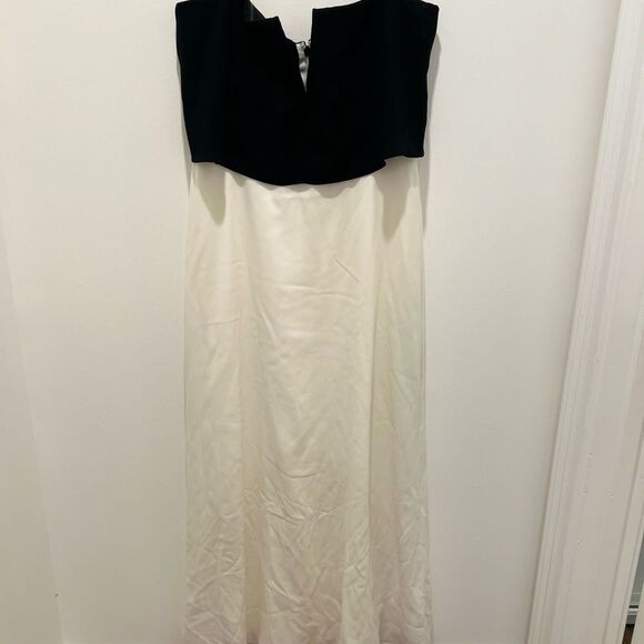 BCBGMAXAZRIA Elegant Alyse Strapless Color-Blocked Gown, 12 White/Black - Picture 4 of 9